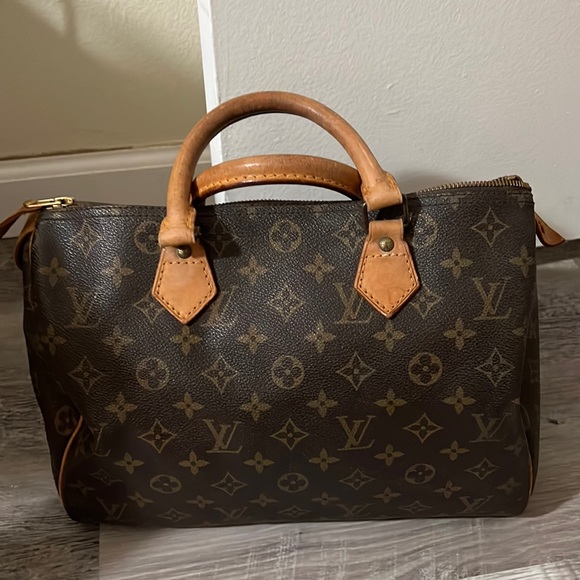 Louis Vuitton Handbags - LV  Monogram speedy 30